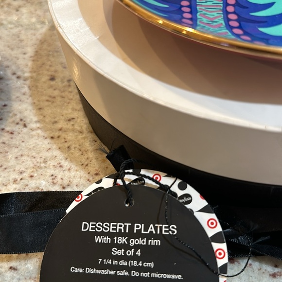 Tracy Reese dessert plates, 4 new never used, 18k gold rim - Picture 6 of 11